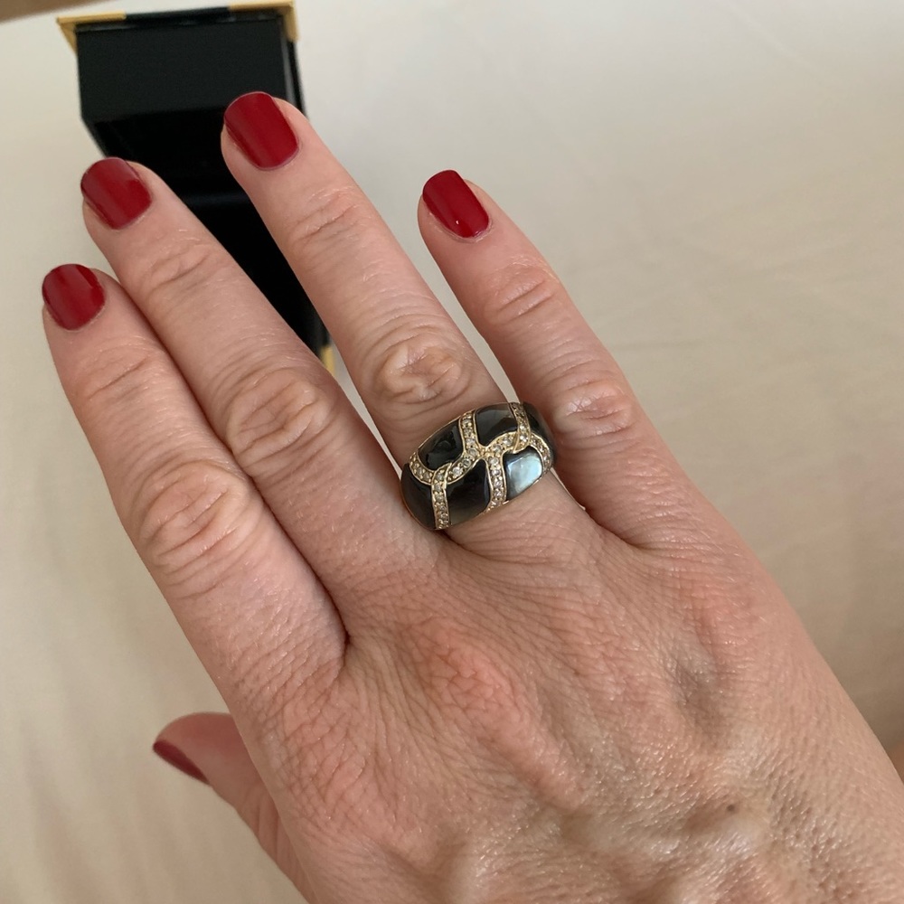 14K gold, diamonds and mother of pearl dome ring
